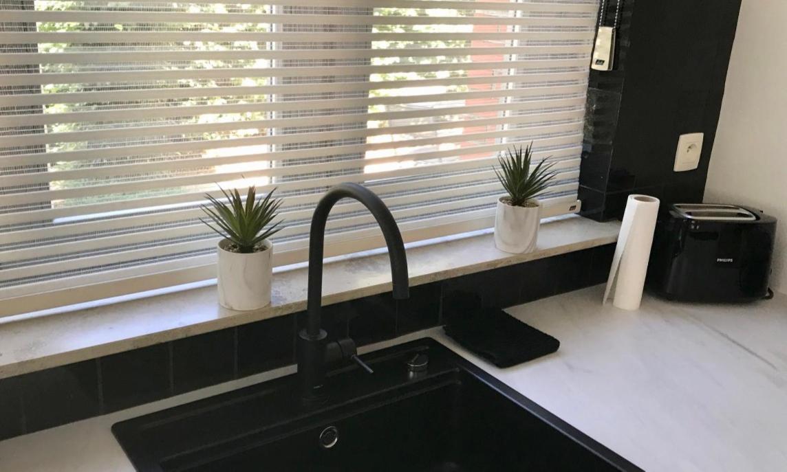 Quiet And Cosy Apartment Near The City Center Of Diest Bagian luar foto